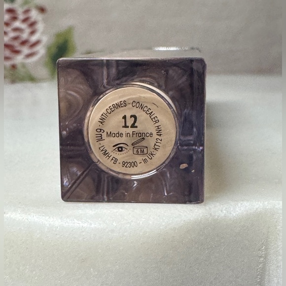 Givenchy Concealer - Picture 3 of 6